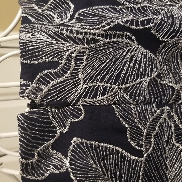 Stunning Tahari navy and white dress NWT - Picture 8 of 15